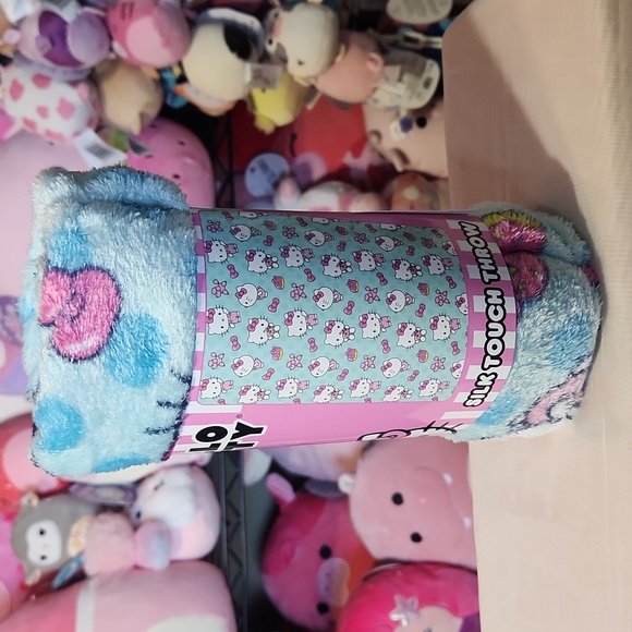 Hello Kitty White and Pink Super Soft Spring Throw 40x50  inches - Picture 2 of 2